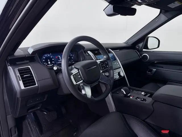 2025 Land Rover Discovery P300 S