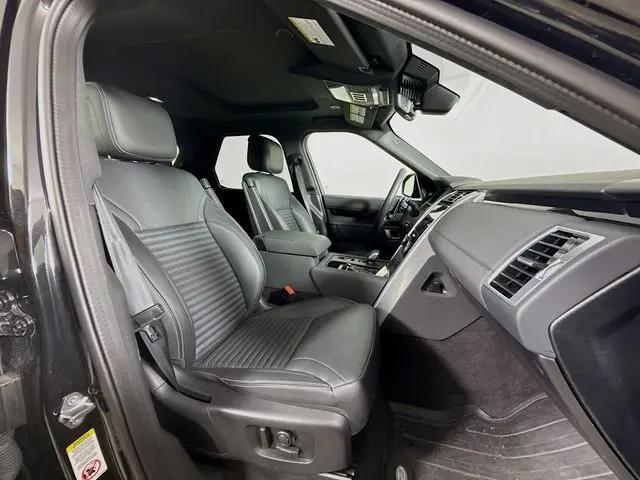 2025 Land Rover Discovery P300 S