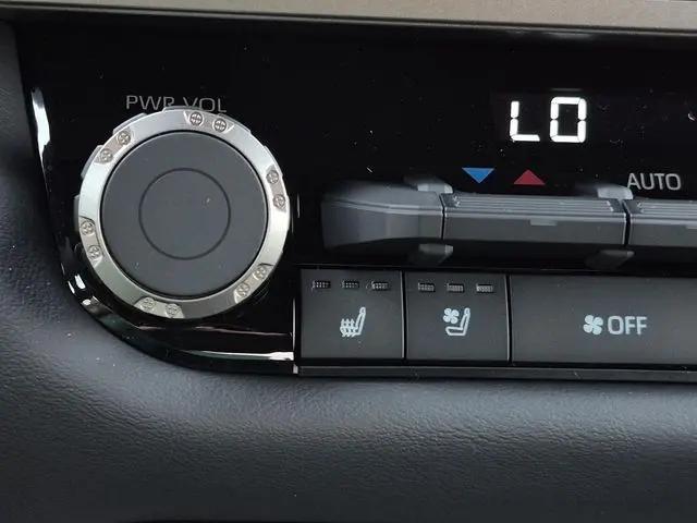 2026 Toyota Tundra Platinum CrewMax 5.5' Bed