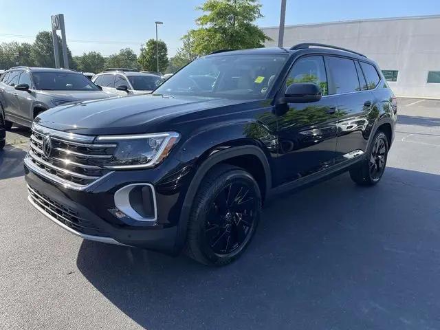 2026 Volkswagen Atlas SE with Technology