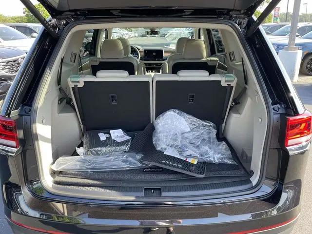 2026 Volkswagen Atlas SE with Technology
