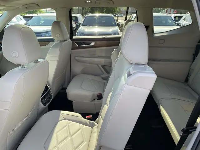 2026 Volkswagen Atlas SE with Technology