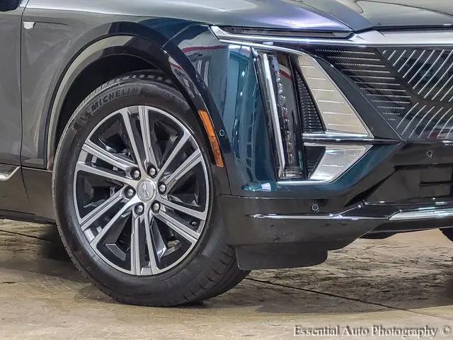 2024 Cadillac iQ Luxury w/1SC