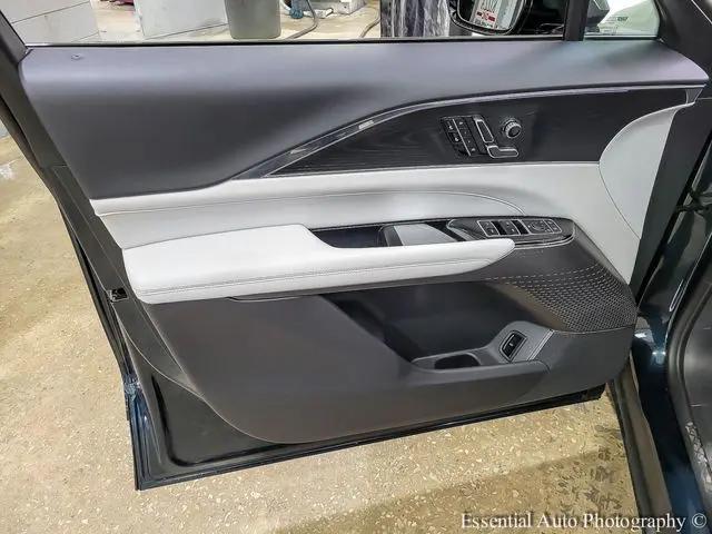 2024 Cadillac iQ Luxury w/1SC