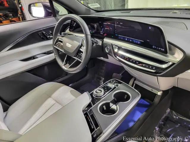 2024 Cadillac iQ Luxury w/1SC