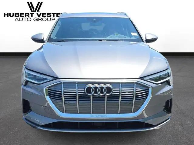 2019 Audi e-tron Premium Plus