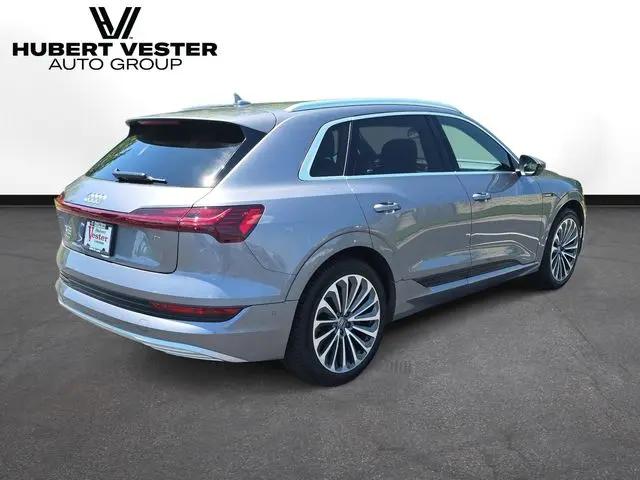 2019 Audi e-tron Premium Plus