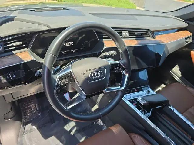 2019 Audi e-tron Premium Plus