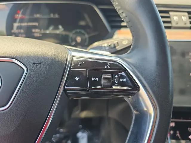 2019 Audi e-tron Premium Plus