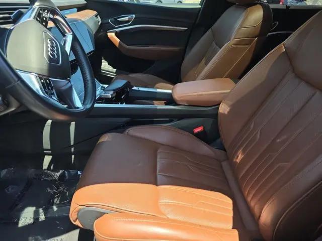 2019 Audi e-tron Premium Plus