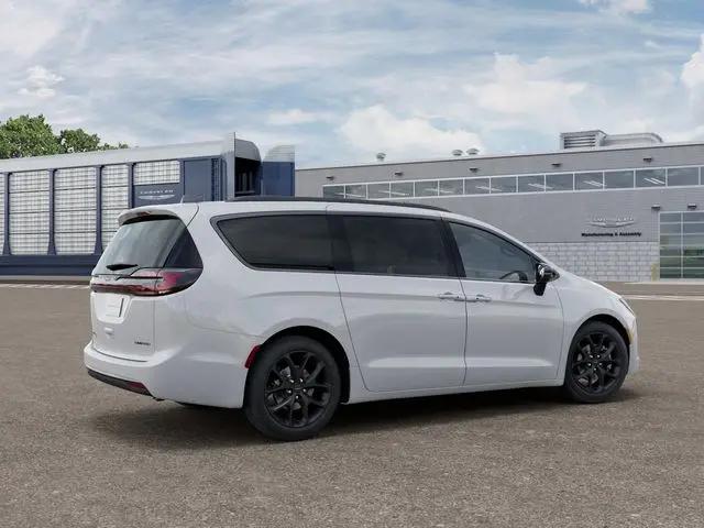 2027 Chrysler Pacifica Limited