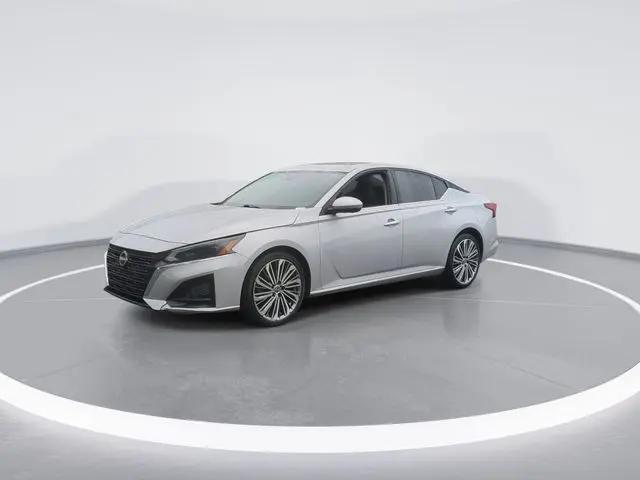 2023 Nissan Altima SL FWD