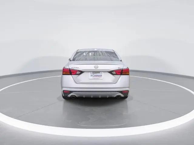 2023 Nissan Altima SL FWD