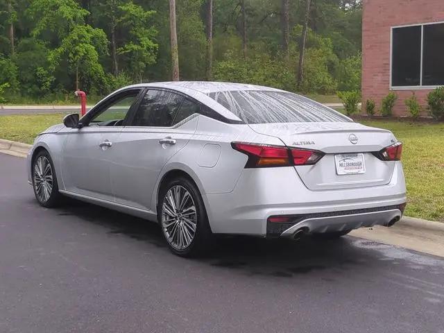 2023 Nissan Altima SL FWD