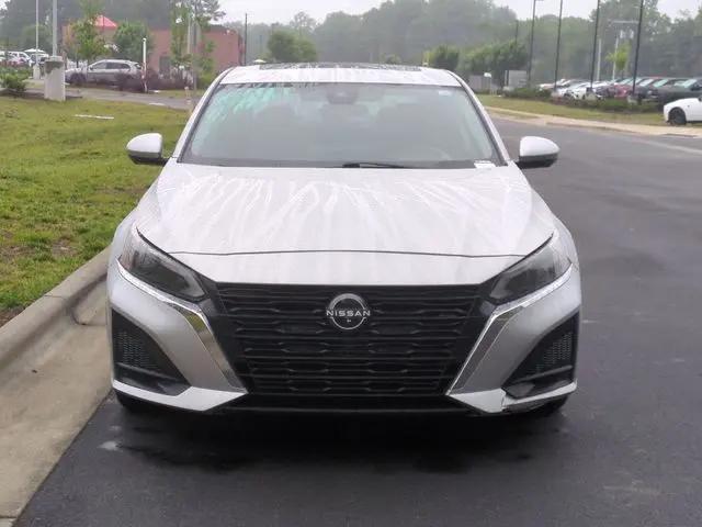 2023 Nissan Altima SL FWD