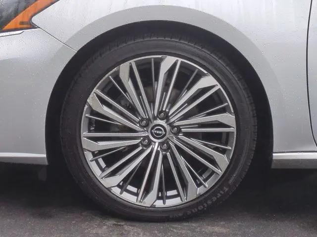 2023 Nissan Altima SL FWD