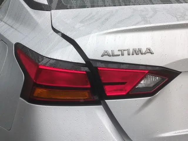2023 Nissan Altima SL FWD