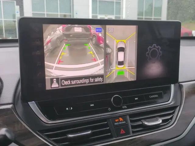 2023 Nissan Altima SL FWD