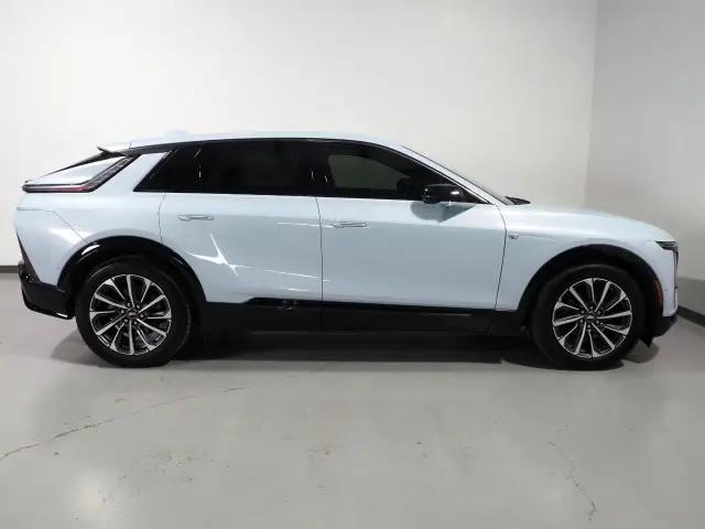 2024 Cadillac iQ Sport w/1SJ