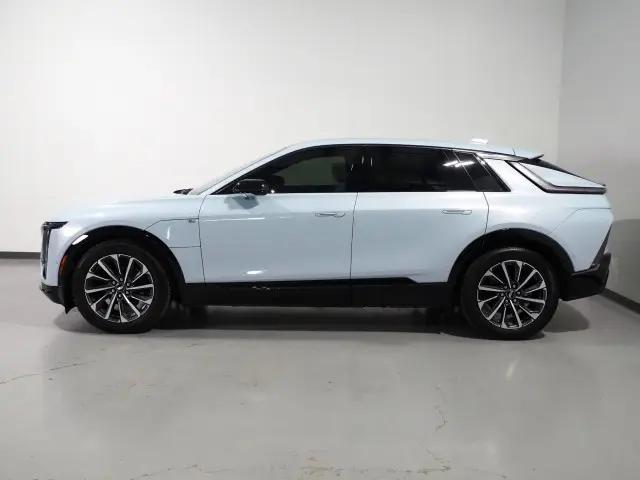 2024 Cadillac iQ Sport w/1SJ