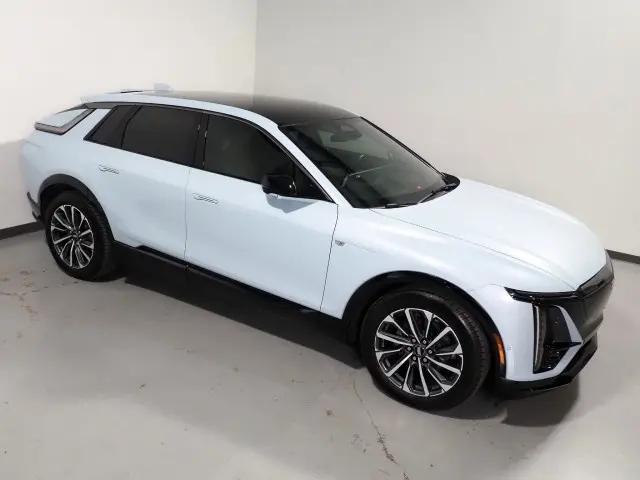 2024 Cadillac iQ Sport w/1SJ