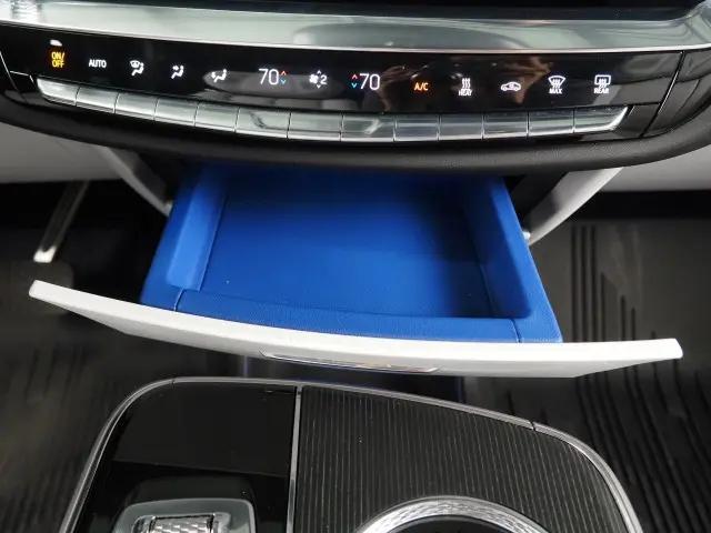 2024 Cadillac iQ Sport w/1SJ