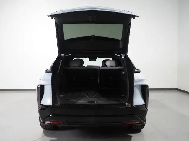 2024 Cadillac iQ Sport w/1SJ