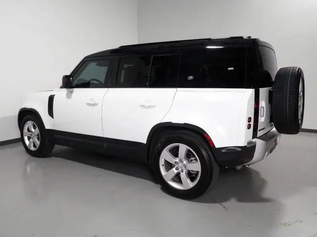 2024 Land Rover Defender 110 P300
