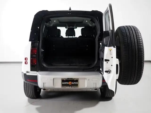 2024 Land Rover Defender 110 P300