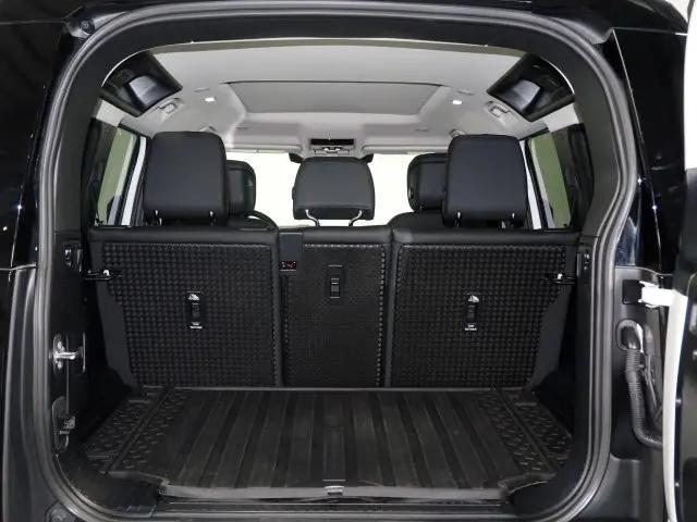 2024 Land Rover Defender 110 P300