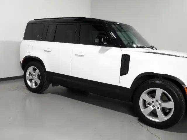 2024 Land Rover Defender 110 P300