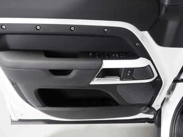 2024 Land Rover Defender 110 P300