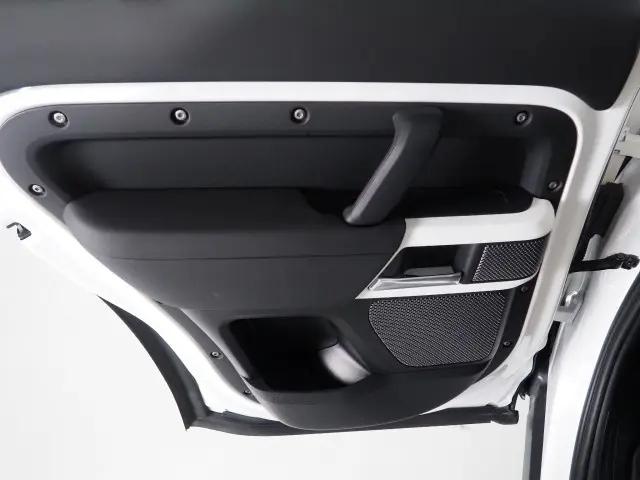 2024 Land Rover Defender 110 P300