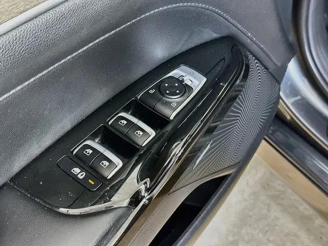 2023 Kia K5 EX