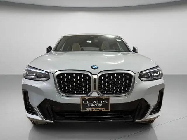 2023 BMW X4 xDrive30i