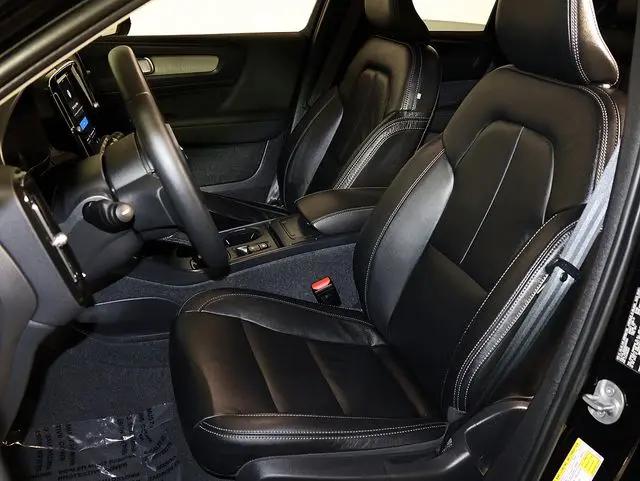 2024 Volvo XC40 B5 Core Bright Theme