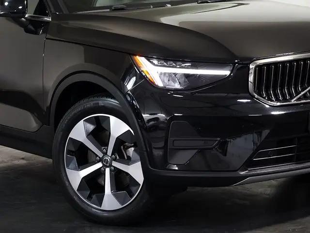 2024 Volvo XC40 B5 Core Bright Theme