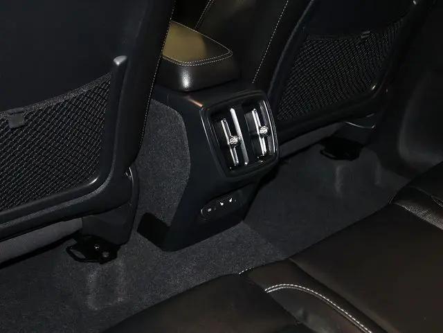 2024 Volvo XC40 B5 Core Bright Theme