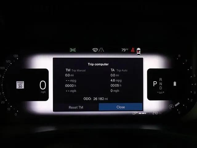 2024 Volvo XC40 B5 Core Bright Theme