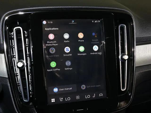 2024 Volvo XC40 B5 Core Bright Theme