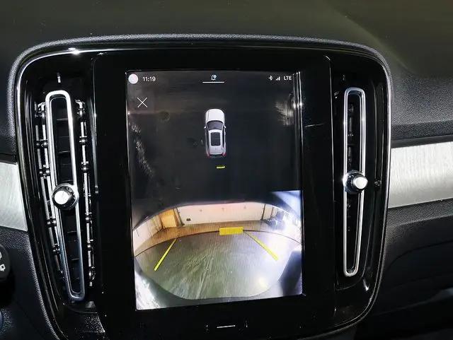 2024 Volvo XC40 B5 Core Bright Theme