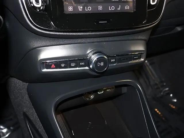 2024 Volvo XC40 B5 Core Bright Theme