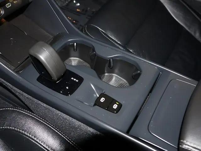 2024 Volvo XC40 B5 Core Bright Theme