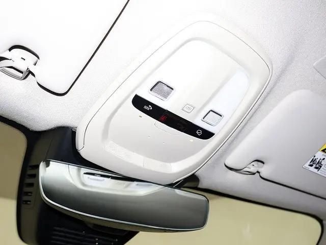 2024 Volvo XC40 B5 Core Bright Theme