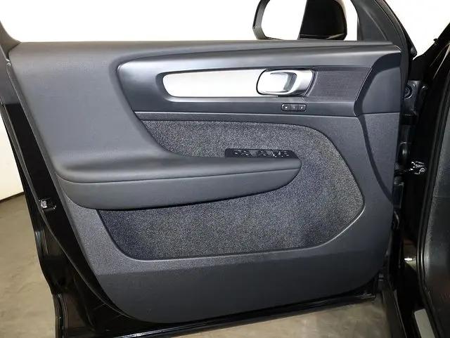2024 Volvo XC40 B5 Core Bright Theme