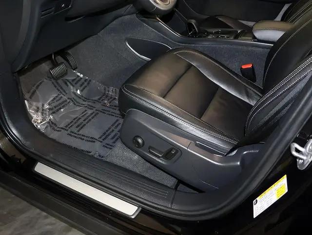 2024 Volvo XC40 B5 Core Bright Theme