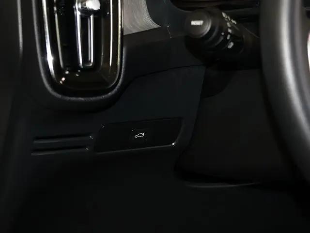 2024 Volvo XC40 B5 Core Bright Theme
