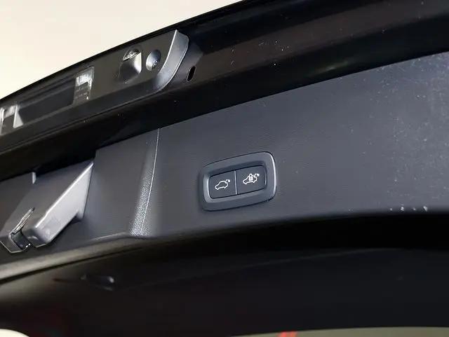 2024 Volvo XC40 B5 Core Bright Theme