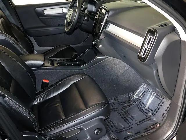 2024 Volvo XC40 B5 Core Bright Theme