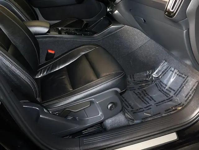 2024 Volvo XC40 B5 Core Bright Theme